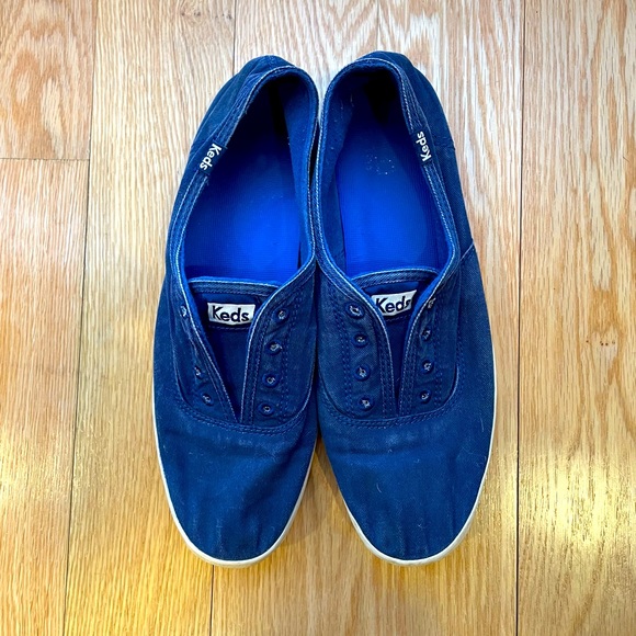 Navy Keds slip ons size 9 perfect for summer ☀️ - Picture 1 of 6